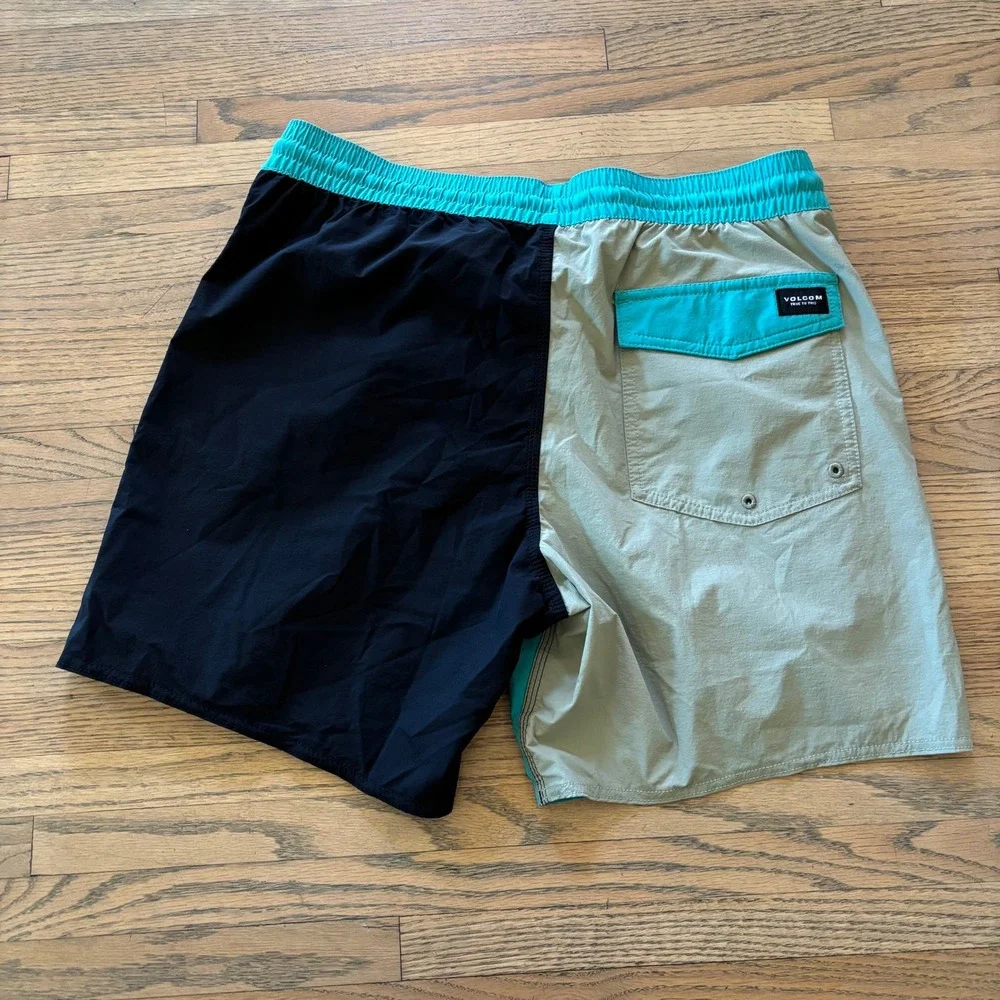 NWT Volcom Liberators Mens Large Colorblock Board‎ Shorts Blue Tan Black Swim